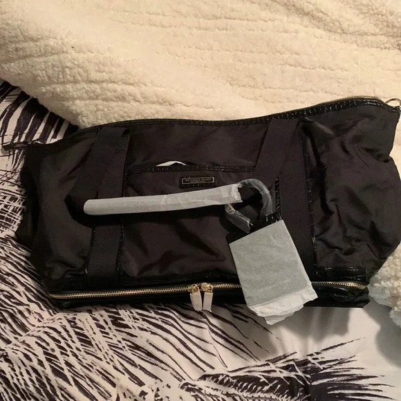 💐HOST PICK!💐NWT Victoria’s Secret Getaway Black Weekender Bag - Picture 2 of 10